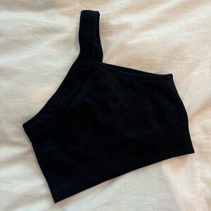 OQQ: Black One Shoulder Sports Bra